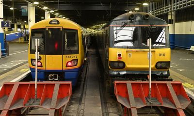 More UK rail strikes to disrupt travel in December and January
