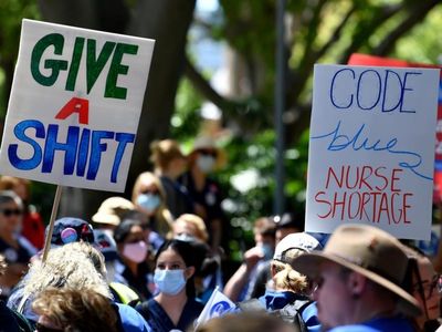 'Burnt out' nurses call for patient ratios