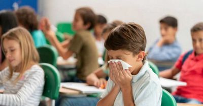 Mum claims her 'freezing' children are taking hats and gloves to wear in school