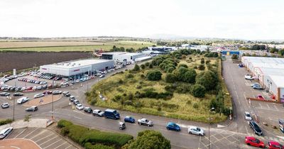 Edinburgh plans would see three business units including car showroom near shopping park