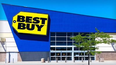 Best Buy Rallies on Earnings, but Chart Hints at Caution