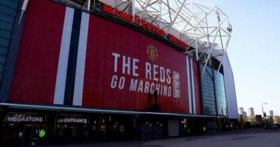 Glazers considering sale of Manchester United alongside new investment
