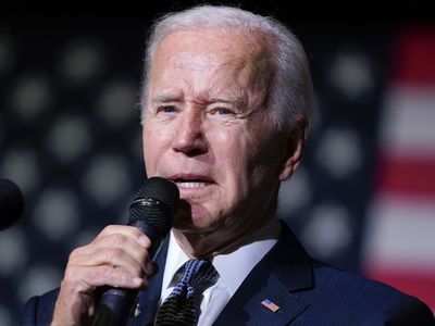 With student loan relief tied up in court, Biden extends repayment pause into 2023