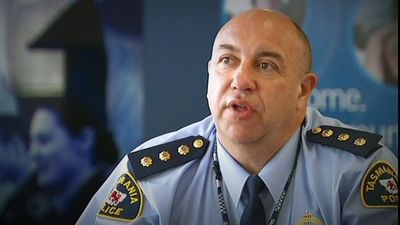 Widow of Tasmania Police veteran Paul Reynolds questioned over his child exploitation allegations, mother's bank account