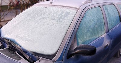 Prevent car windscreen frost with bizarre 30 cent hack using kitchen staple