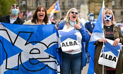 Hundreds gather at Holyrood after Scottish government loses independence referendum case – UK politics live