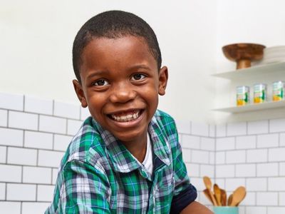 Corn Kid hands out 50,000 cans of his favourite food ahead of Thanksgiving