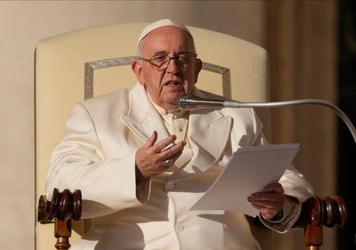 Pope links plight of Ukrainians today to Stalin's 'genocide'