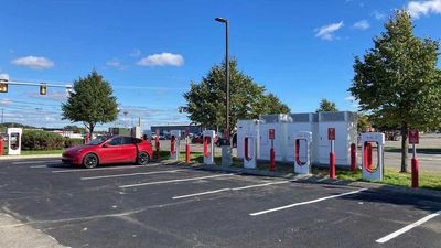 Tesla Supercharging Network Now Consists Of 40,000 Stalls