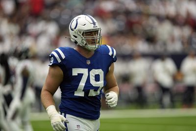 Colts sticking with young offensive linemen through growing pains