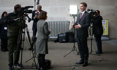 Jeremy Hunt refuses to deny briefing that government wants Swiss-style ties with EU