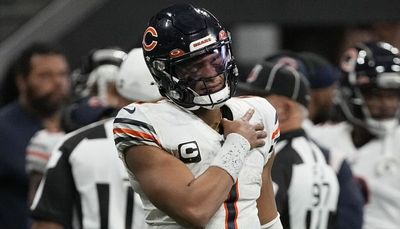 Bears QB Justin Fields has separated shoulder with ‘partially torn ligaments’