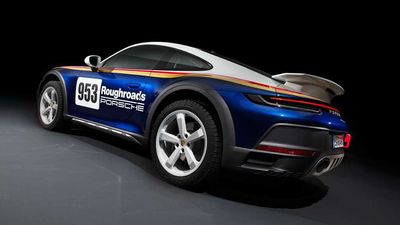 Porsche 911 Dakar's Two-Tone Paint Takes 34 Hours To Complete