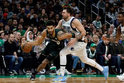 Tatum leads NBA-best Celtics over Mavs while Hawks beat Kings