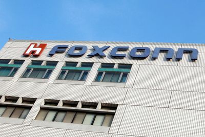 Apple supplier Foxconn apologises after unrest at Chinese campus