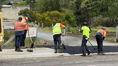 Mount Gambier City Council pauses supported work contracts during internal review