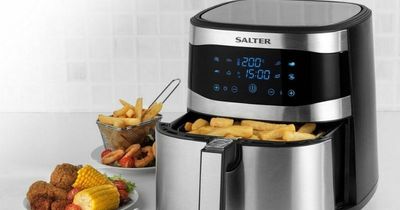 Shoppers are snapping up this 'unmissable' 8L air fryer at Very and the price is unreal!