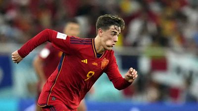 Young Gavi, mature Pedri evoke memories of the Xavi-Iniesta combine