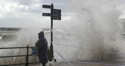 Horror 75mph winds braced to smash UK as Met Office issues weather warning for MORE rain