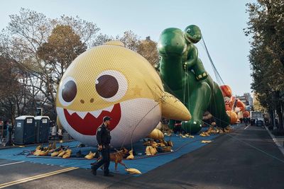 High-flying balloon characters star in Thanksgiving parade