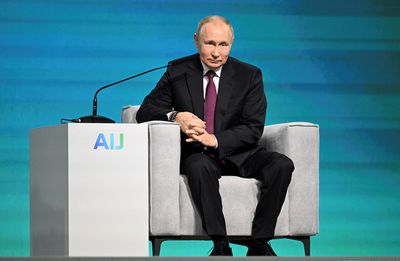 Putin discusses West's oil price cap with Iraqi leader - Kremlin