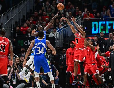 Player grades: Bulls hold on in crunch time to knock off Bucks