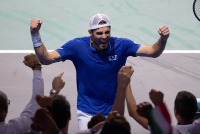 Italy take doubles to edge USA in Davis Cup quarter-final