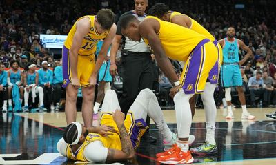 Anthony Davis had ‘loss of sensation’ in arm versus Suns on Tuesday