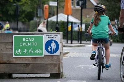 Low traffic neighbourhoods reduce pollution and traffic in surrounding areas, study finds