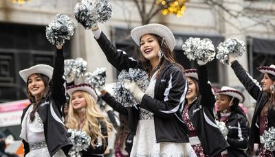 Thanksgiving parade, in all its normality, delights thousands in Loop