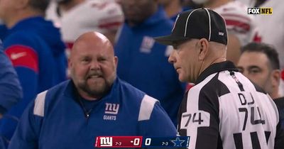 New York Giants coach loses his cool and throws headset after controversial call