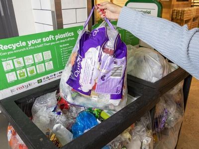 Supermarkets scramble for plastic solution
