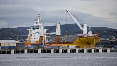 Antarctic resupply ship to replace broken Australian icebreaker RSV Nuyina also breaks and returns to port