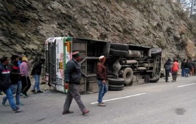 Road Accident: 16 tourists injured as bus overturns near Himachal Pradesh’s Bilaspur