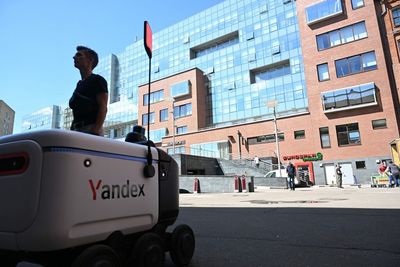 Yandex, Russia's "Google", wants to flee the country