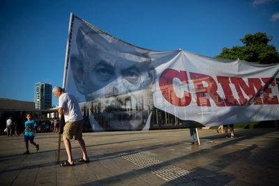 EXPLAINER: How could allies help Netanyahu beat charges?