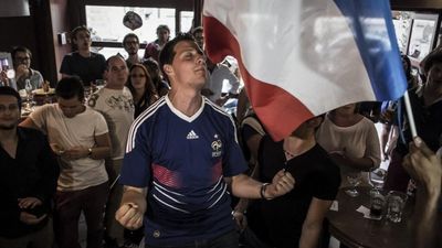 Anti-World Cup activists zapping TV broadcasts of matches in French pubs