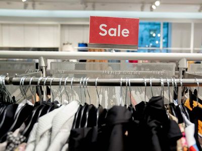 How stores ended up with too many (wrong) clothes