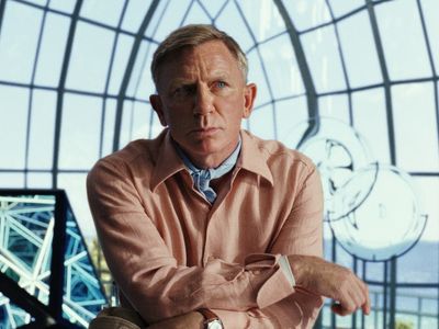 Glass Onion: Daniel Craig says he doesn’t want fans ‘to get politically hung up’ on Benoit Blanc’s sexuality