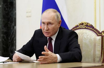 Putin attacks 'internet fakes' in meeting with mothers of Russian soldiers