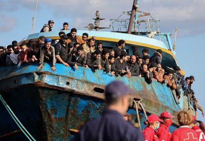 Greece: 7 Egyptians held, suspected of crewing migrant boat