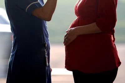 Midwives in Scotland to be consulted on latest pay offer