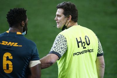Siya Kolisi: Rassie Erasmus stand off ‘not good for rugby’