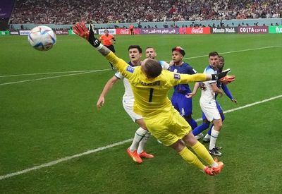England close in on World Cup last 16 after 0-0 draw with USA