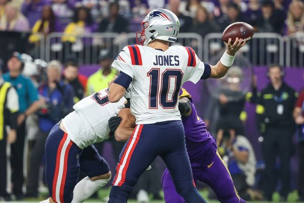 Vikings rebound in a big way, beat Patriots on Thanksgiving