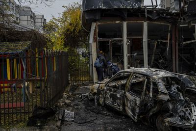 More shelling in Kherson as Ukraine gradually restores power