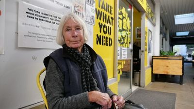As cost of living bites, food charity OzHarvest's Waterloo market sees hundreds of people a day