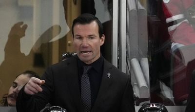 Blackhawks lose in Luke Richardson’s first coaching matchup against Martin St. Louis