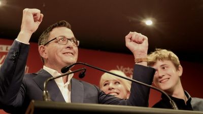 Victorian election sees Daniel Andrews claim victory for Labor as election results roll in — as it happened