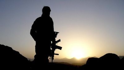 Australian Defence Force chief gives Afghanistan veterans 28 days to explain why they should keep war honours